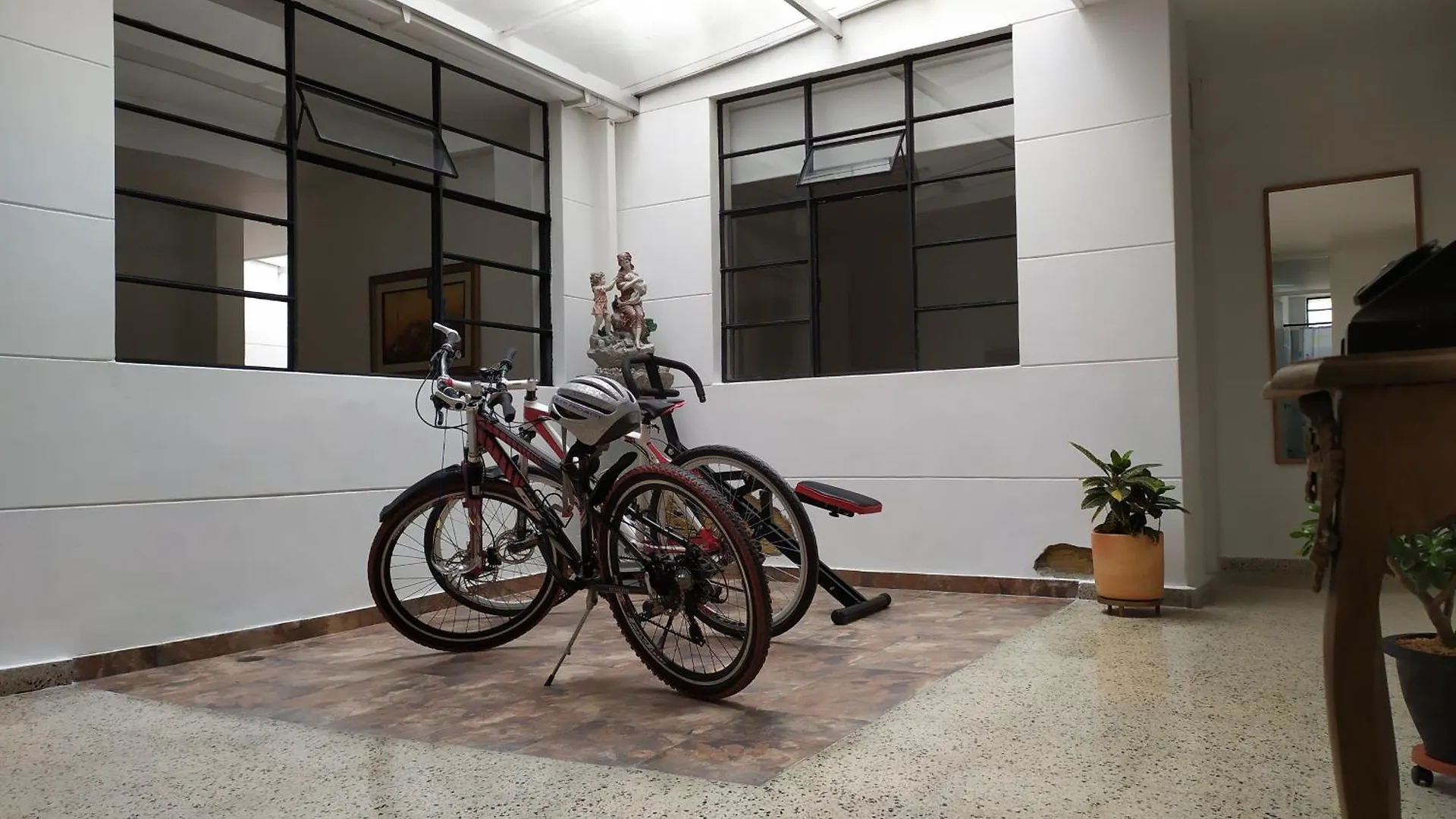 Apartment Casa En Laureles Ideal Para Familias Medellin