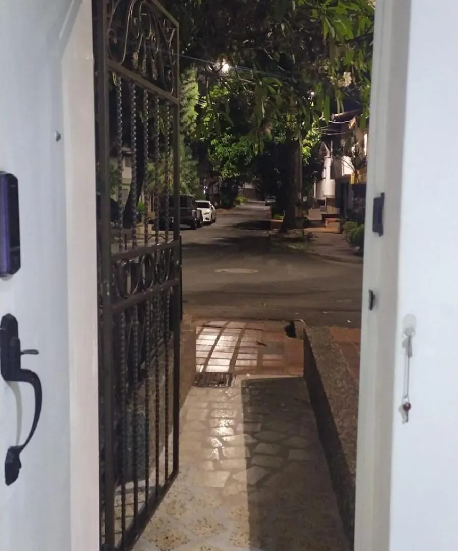 Casa En Laureles Ideal Para Familias Medellin 0*,  Colombia