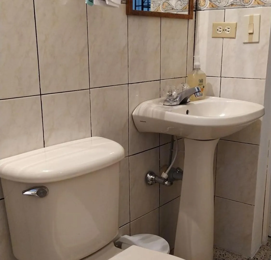 Casa En Laureles Ideal Para Familias Medellin Apartment